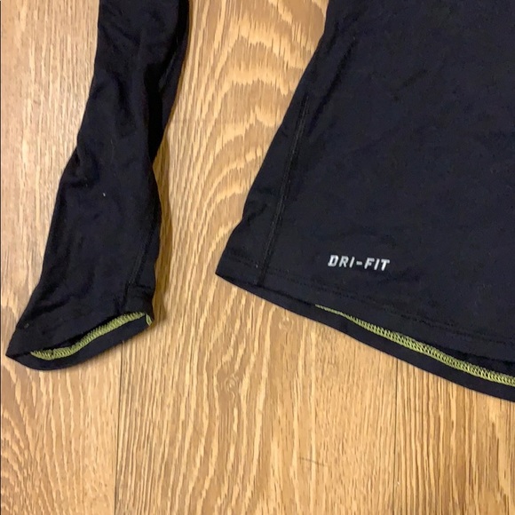 Nike 1/4 Zip Pullover - Picture 2 of 6